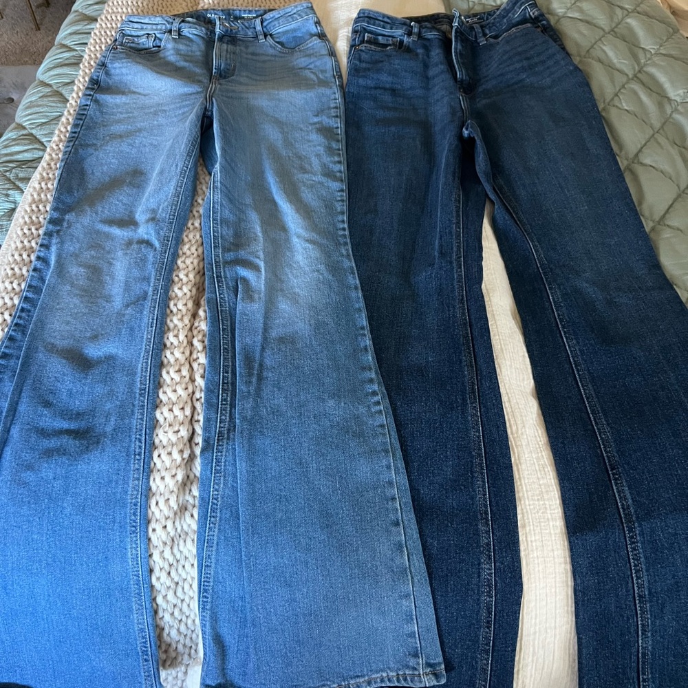 Old Navy Women's Light and Dark Blue Flare Jeans (3 Pairs)